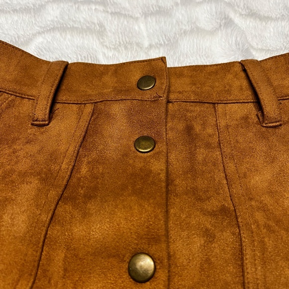 Persun Button Down Faux Suede Skirt (Toffee color) - Picture 3 of 8